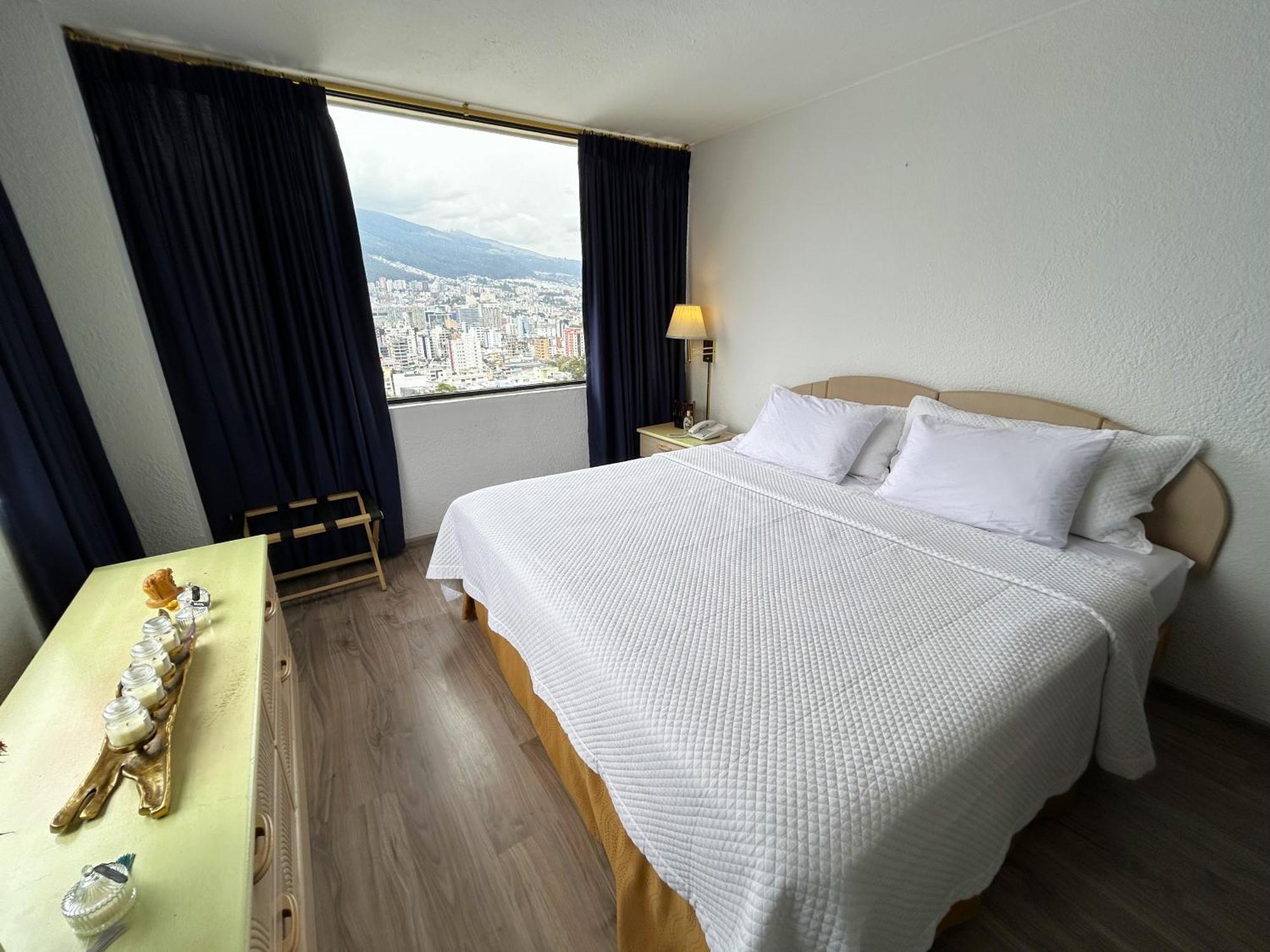Stanford Suites Hotel Кито Номер фото